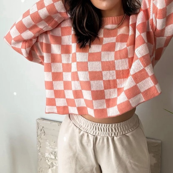 Revel Checkered Pink Sweater - Picture 9 of 9
